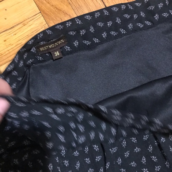 Best mountain flowy skirt size small - Picture 2 of 5